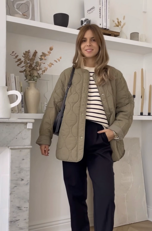 Doorgestikte kaki jas